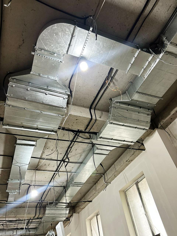 Разводка воздуховодов на&nbsp;потолке квартиры, Алматы