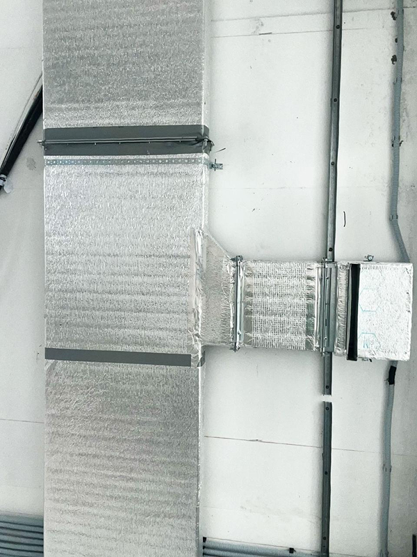 Вертикальный воздуховод с&nbsp;изоляцией в&nbsp;клинике, Алматы