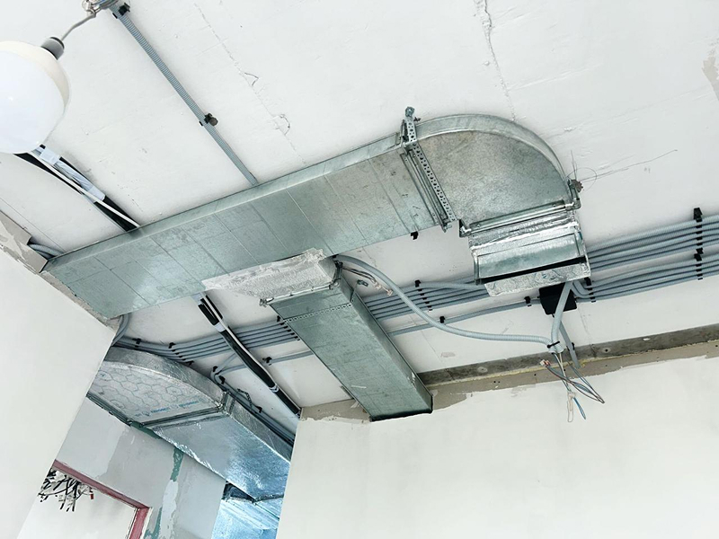 Монтаж вентиляции на&nbsp;потолке ресторана, Алматы