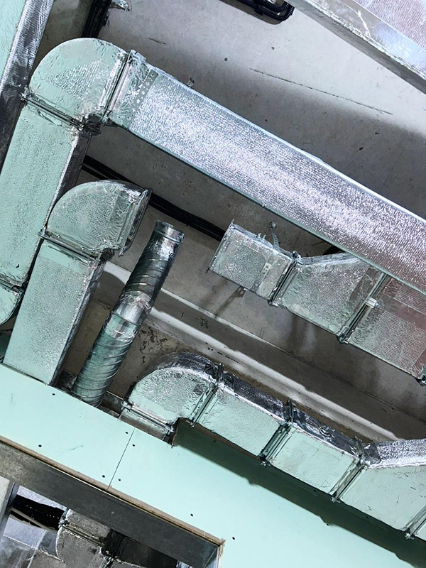 Прямоугольные воздуховоды с&nbsp;переходом в&nbsp;кафе, Алматы