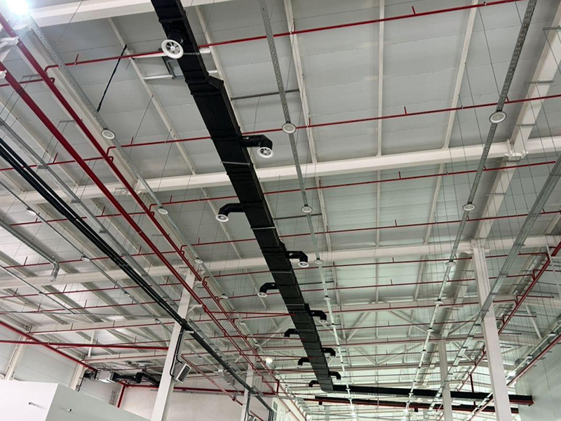 Чёрный воздуховод с&nbsp;диффузорами на&nbsp;складе, Алматы