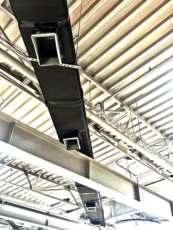 Чёрный воздуховод и&nbsp;профлист на&nbsp;производстве, Алматы