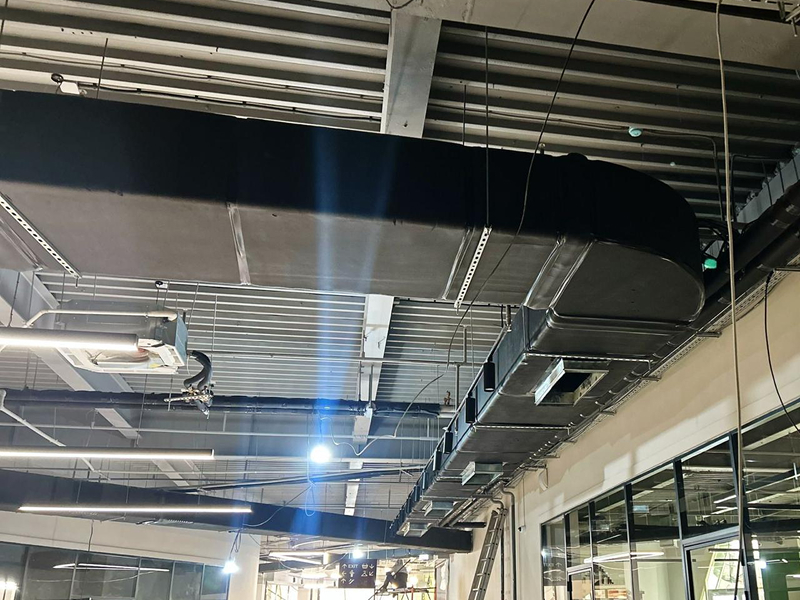 Воздуховоды и&nbsp;кондиционеры в&nbsp;торговом зале, Алматы