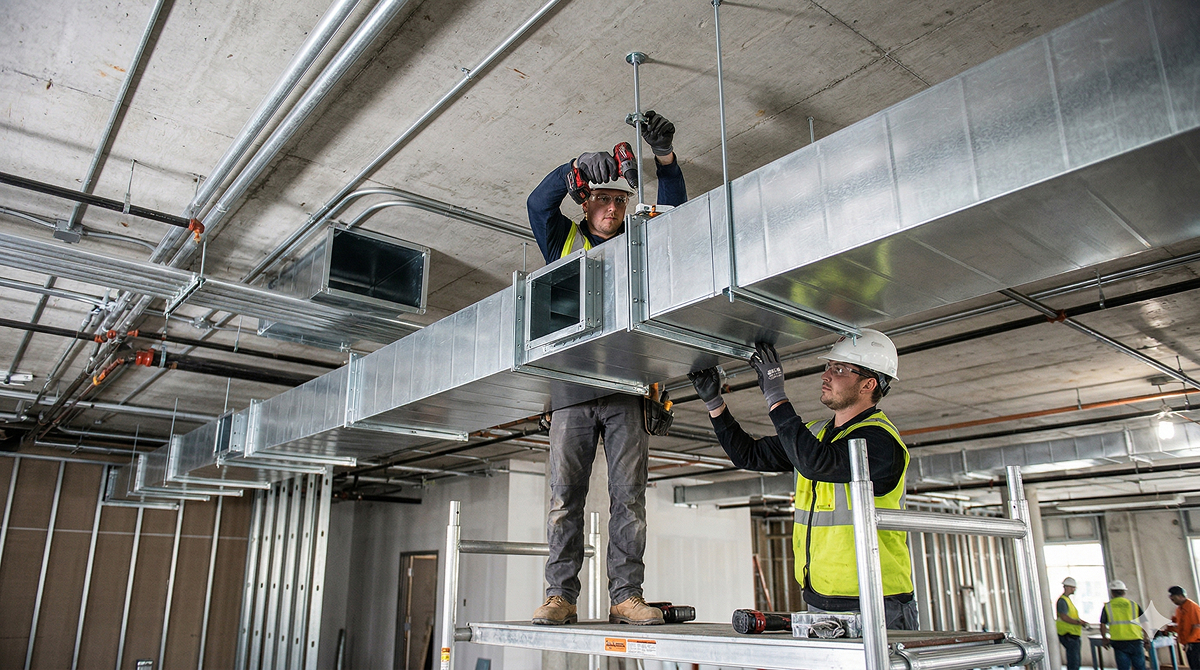 Монтаж вентиляции в&nbsp;Алматы – бригада ARR&nbsp;Precision устанавливает воздуховоды